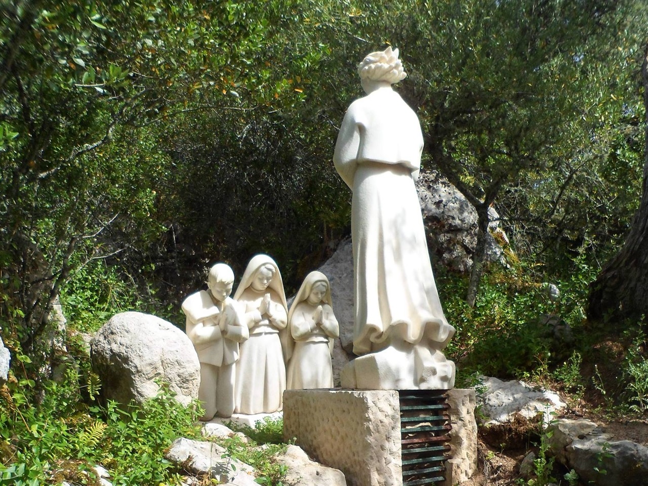 Monument of the Angel of Peace apparition (Valinhos, Fatima, Portugal)